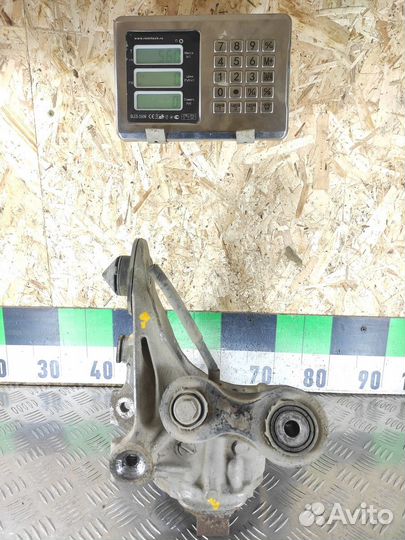 Кулак задний правый Bmw X5 e70 2007-2013