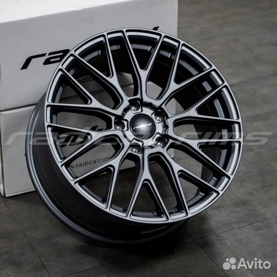 Radical EVO-2 19x8.5 ET40 5x114.3 Satin Graphite