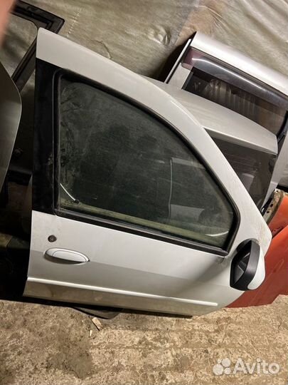 Дверь боковая передняя правая Renault Logan lsra