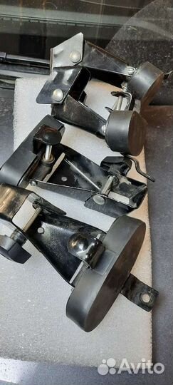 Упоры для багажника на авто