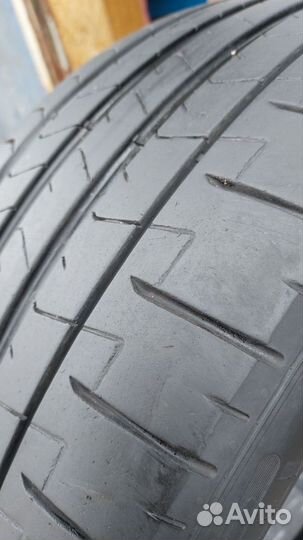 Pirelli P Zero PZ4 275/40 R22 107Y