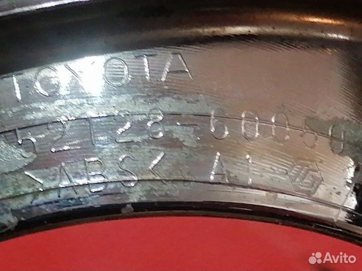 Накладка противотуманной фары Lexus Lx