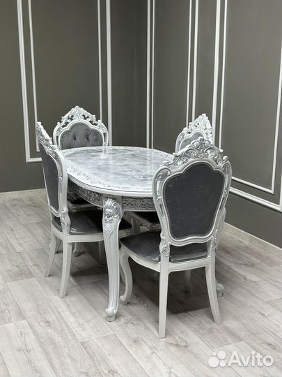 Cтол и стулья. В наличии