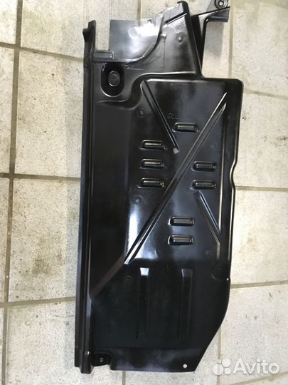 Защита днища Фольксваген Т5, Т6 правая