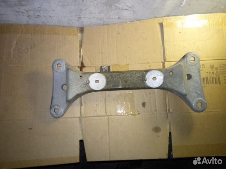 Кронштейн АКПП BMW 3-серия E90/E91 2005