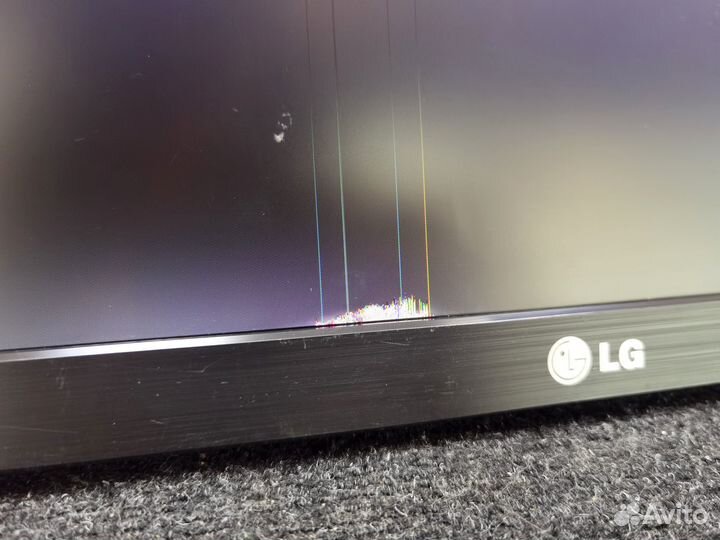 Монитор LG Flatron E1942C с битыми пикселями (эшп)