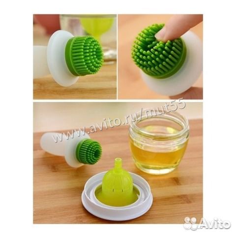 Кисть с дозатором силиконовая