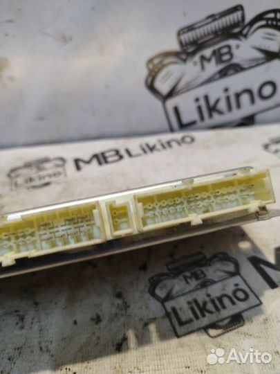 Блок управления пневмоподвеской Mercedes Gl X164