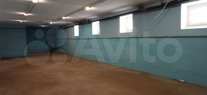 Помещение возле набережной