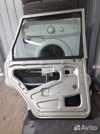 Дверь левая задняя ваз 2114