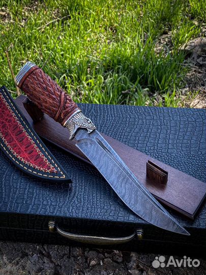 Нож из дамасской стали