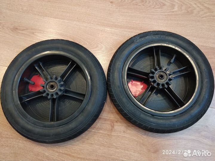 Колеса от детской коляски