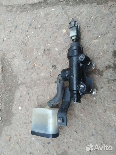 Машинка тормозная задняя triumph tiger