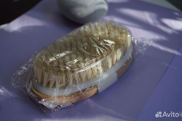 Массажная щетка