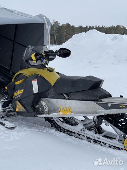 Продам снегоход BRP Summit Everest 600 Ho E-tec