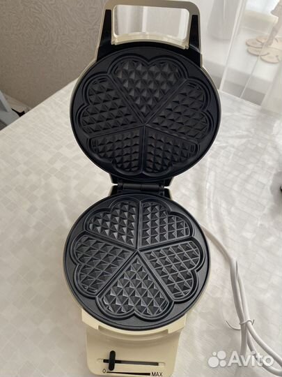 Новая вафельница Kitfort