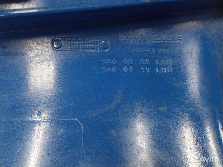 1400011 Дефлектор кабины левый