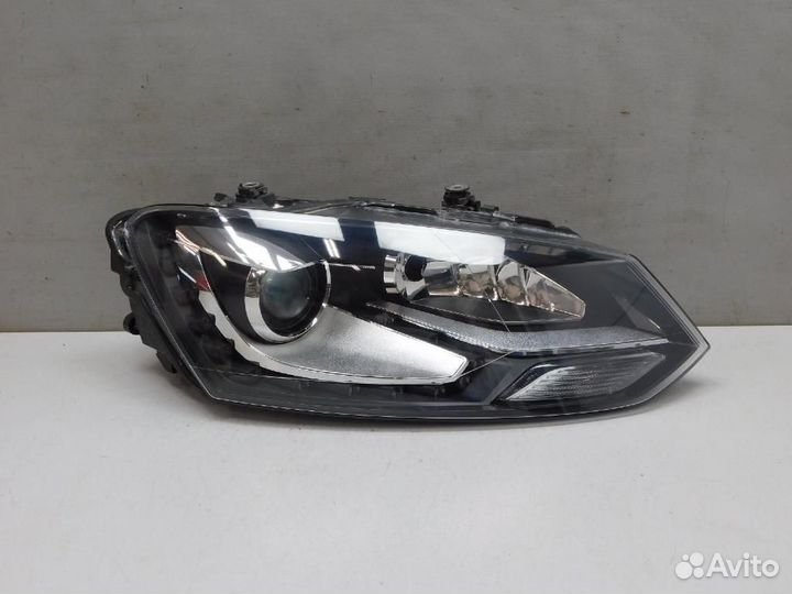 Фара правая Volkswagen Polo