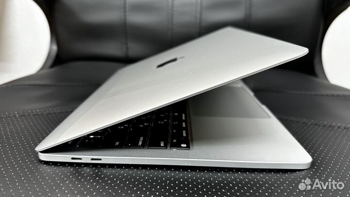 MacBook Pro 13 M1 8/512 Silver