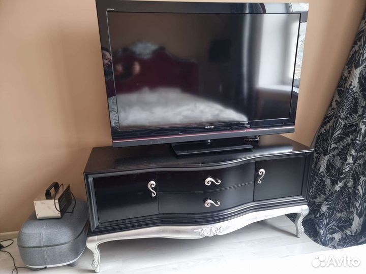 Тумба под тв ручная работа Италия