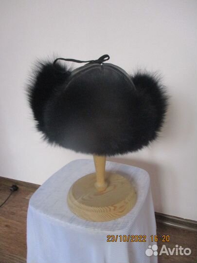 Мужская зимняя кожаная шапка с мехом