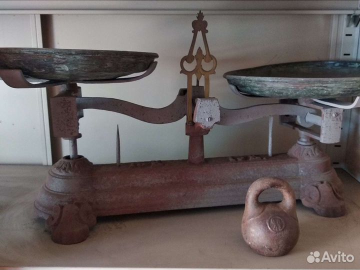 Весы старинные