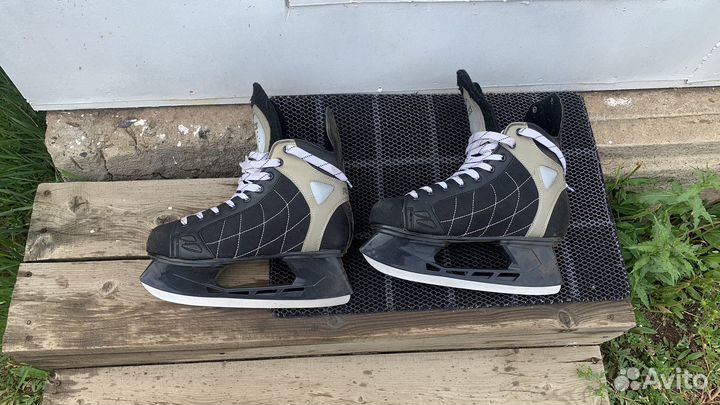 Продам коньки