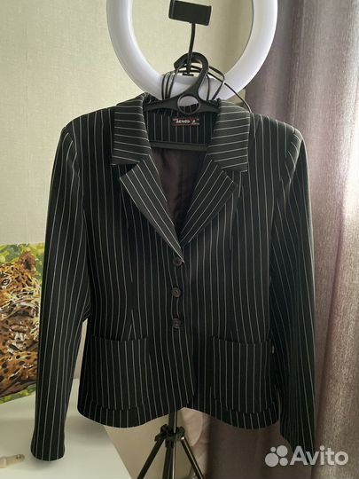 Продам пиджак женский