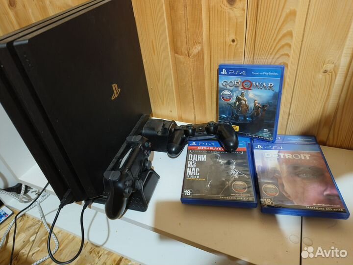 Sony playstation 4 pro 1tb с играми Ps4 2 геймпада
