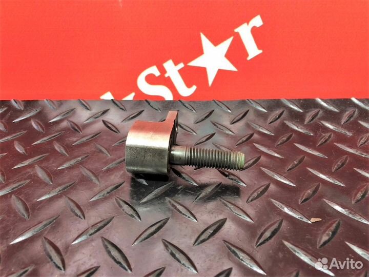 Гайка распределительной шестерни