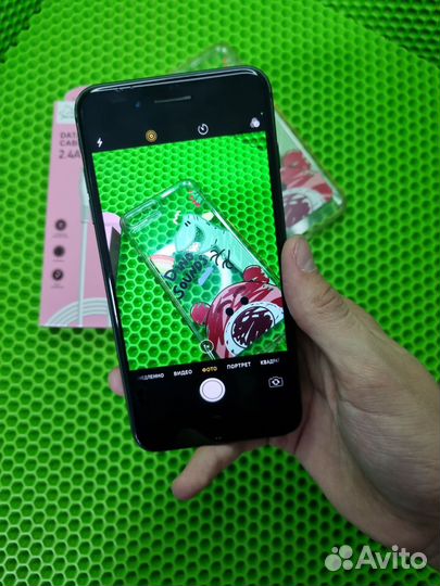 iPhone 8 Plus, 64 ГБ