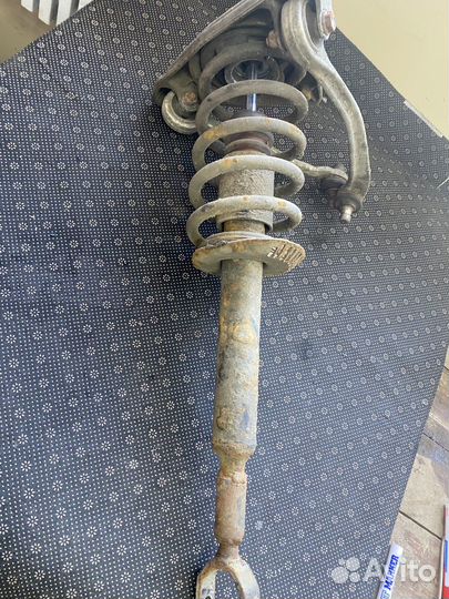 Стойка передняя левая Audi A6C5