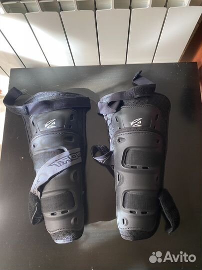 Защита и шлем для мотоцикла