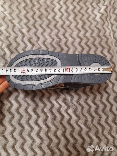 Сандалии новые для мальчиков 35 размер