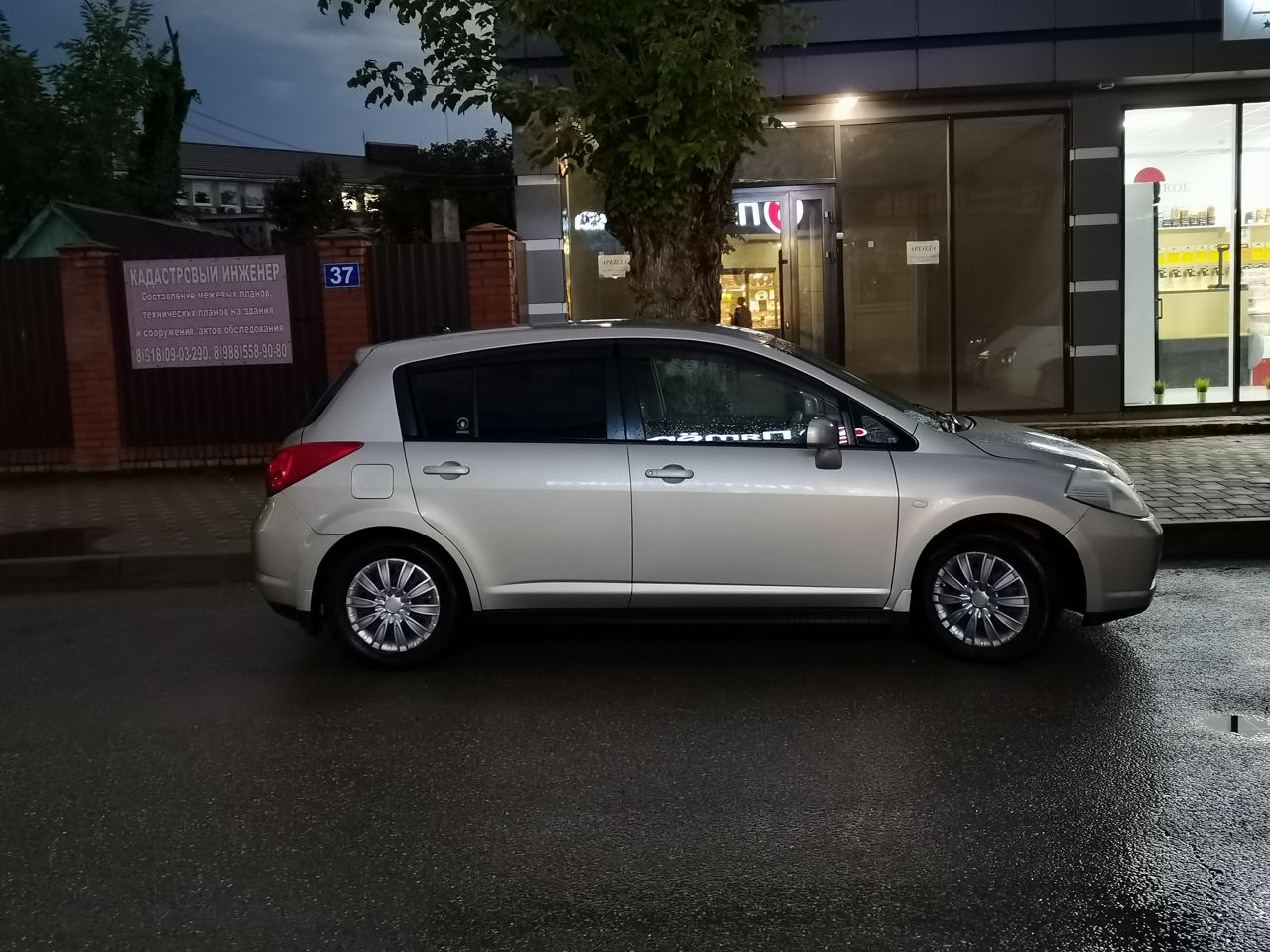 Nissan Tiida: фото владельца