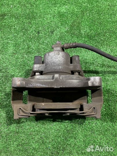 Суппорт передний правый Volkswagen Tiguan 5N1 cawa