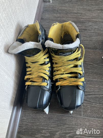 Вратарские коньки bauer 1S