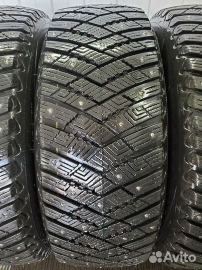 Goodyear UltraGrip Ice Arctic SUV 225/60 R17 103T