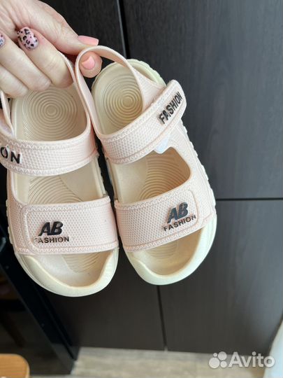 Сандали детские