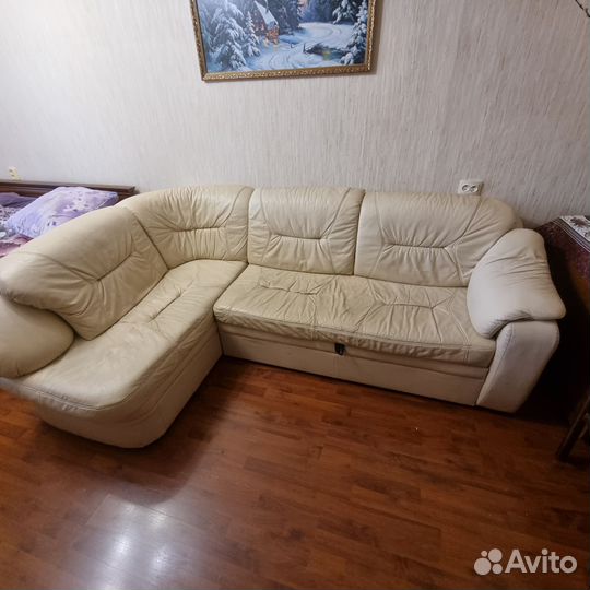 Кожаный угловой диван бу