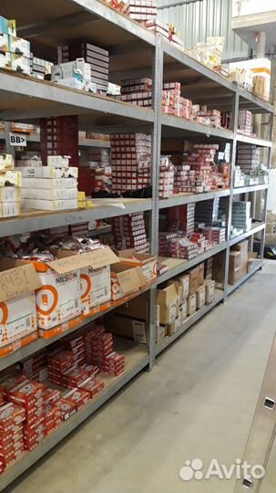 Помощник кладовщика