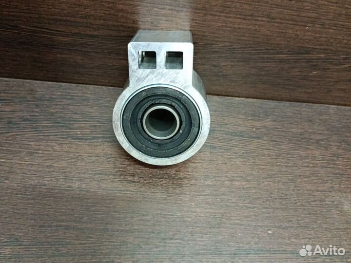 Сайлентблок переднего рычага задний Opel Astra J I