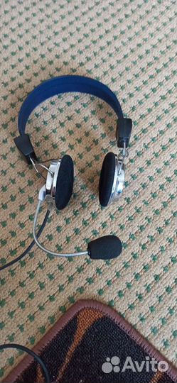 Наушники с микрофоном