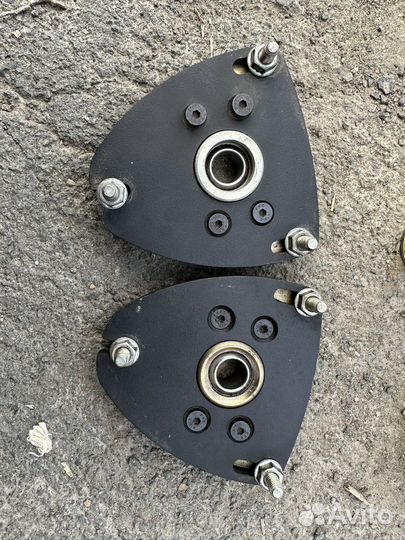 Опорный подшипник с развалом