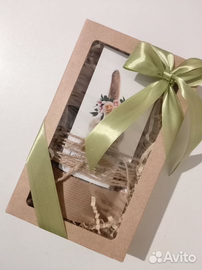 Подарок коллеге на 8 марта корпоративный