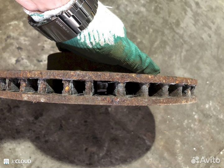 Тормозной диск на nissan presage NU30 KA24