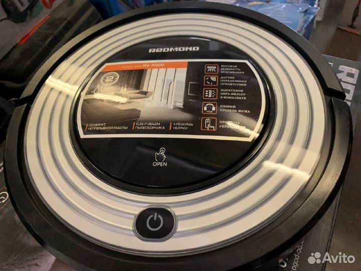 Робот-пылeсoс redmond