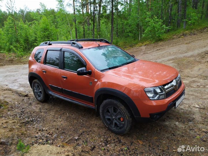 Крыло Рено Дастер крашенное переднее