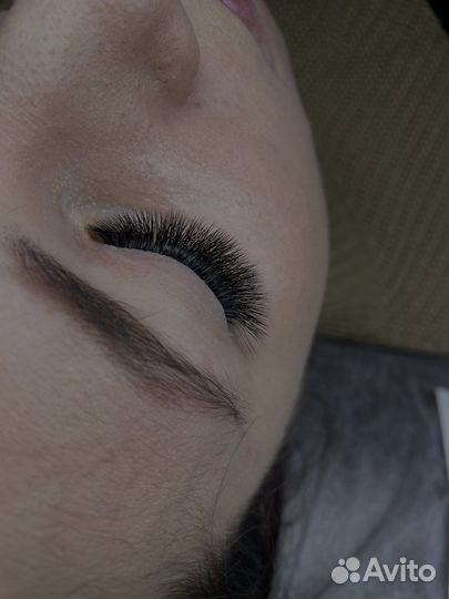 Наращивание ресниц на реклайнере