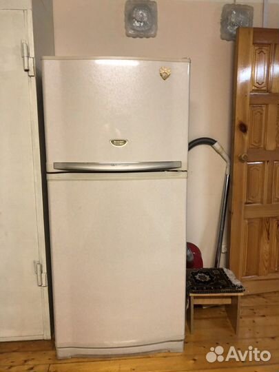 Продаю холодильник ноу фрост марки sharp